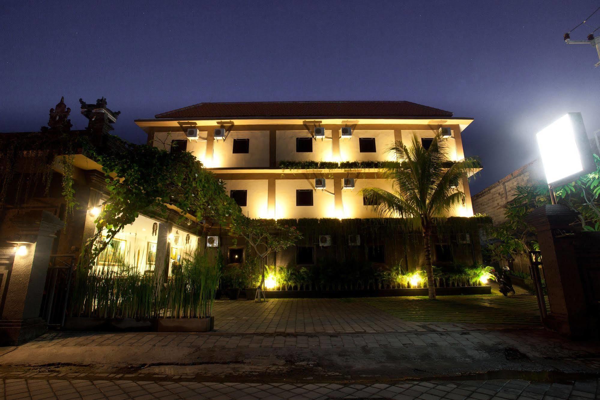 Gana Inn Legian Ngoại thất bức ảnh